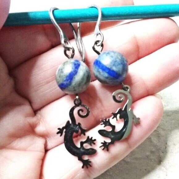 Lapis Lazuli Reptile Earrings | Nature Lover Gift | Reptile Gecko Charm Jewelry - Picture 2 of 7